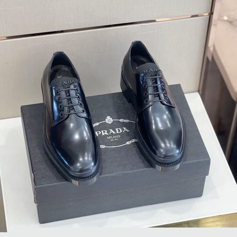 Pra*a leather shoes